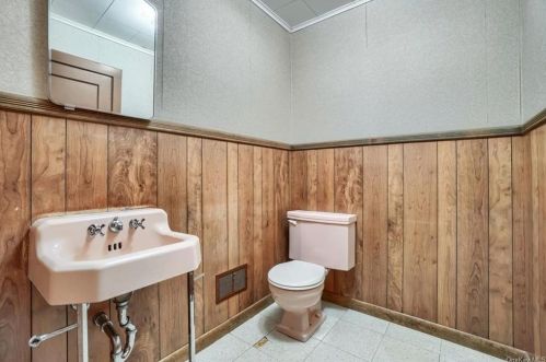 12 Platt St, Poughkeepsie NY 12601-4944 exterior