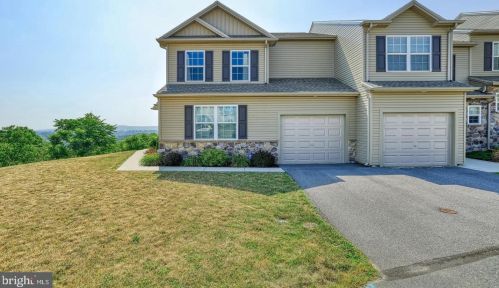 8464 Hamilton St, Hummelstown PA  17036-7091 exterior