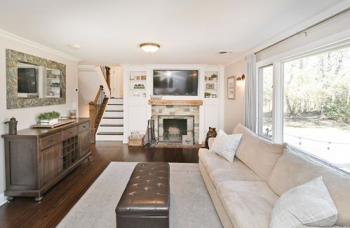 21 Nursery Rd, Huntington Station NY 11747-1028 exterior