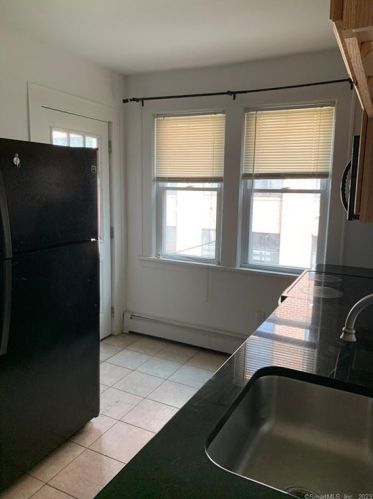 1 Rowan St, Norwalk CT 06855-1926 exterior