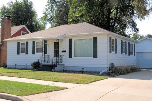 504 Finch St, Horicon, WI 53032-1020