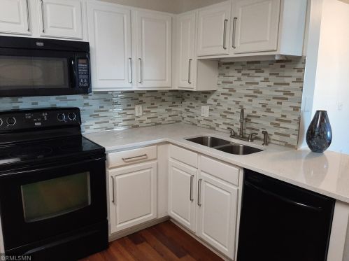 15765 Flackwood Trl, Saint Paul, MN 55124-5873