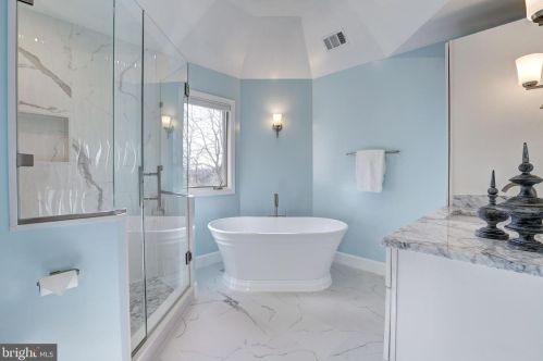 9832 Avenel Farm Dr, Rockville MD 20854-5410 exterior