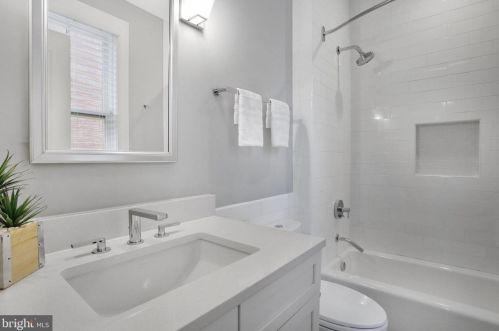 420 3rd St, Washington DC  20003-1930 exterior