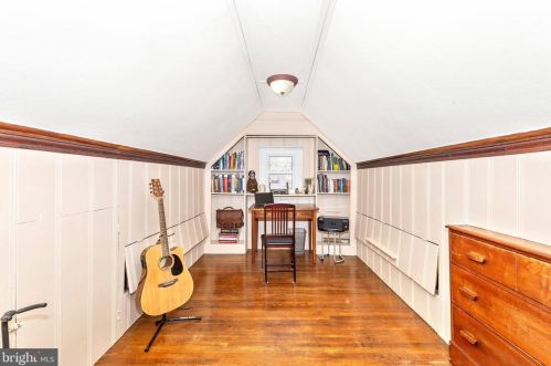 604 Forest Glen Rd, Silver Spring MD 20910-1122 exterior