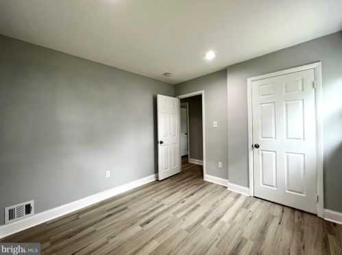 5910 Brookview Dr, Alexandria VA 22310-1819 exterior