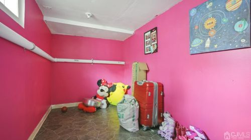 47 Fayette St, Edison NJ  08817-4317 exterior