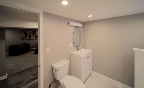 7251 Paxton Ave, Chicago IL  60649-2519 exterior