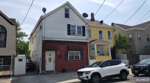 46 22nd Ave, Paterson, NJ 07513-1644