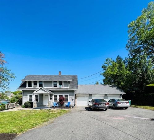 28 Gaskill St, Woonsocket, RI 02895-1012