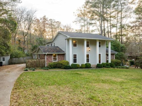2742 Cravey Dr, Atlanta, GA 30345-1418