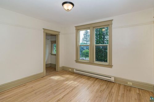 313 59 Ave, Duluth MN 55804-2559 exterior