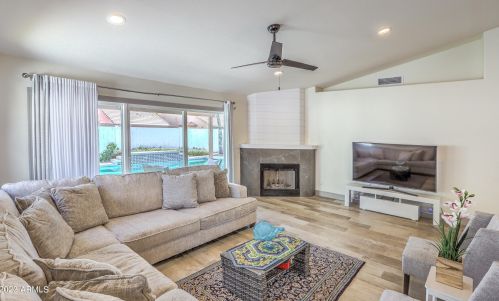 4333 Angela Dr, Phoenix AZ  85032-2282 exterior