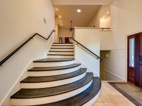 3909 Edwards Mtn Dr, Austin TX 78731-3845 exterior