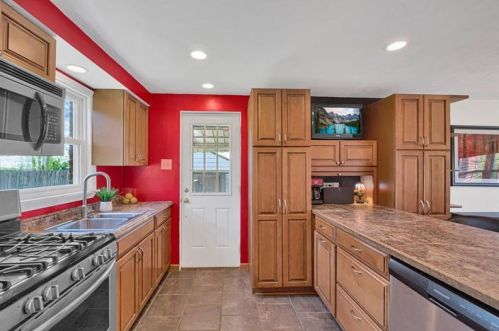 1535 Bower Hill Rd, Pittsburgh PA 15243-1508 exterior