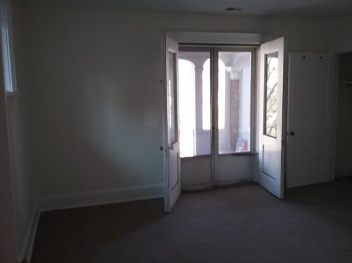 6366 Forward Ave, Pittsburgh PA 15217-2269 exterior