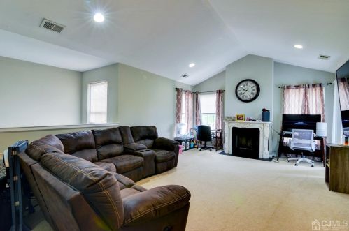 38 Lackland Ave, Piscataway NJ  08854-6664 exterior