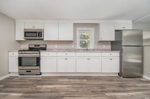 56450 Ellen Ave, Mishawaka IN 46545 exterior