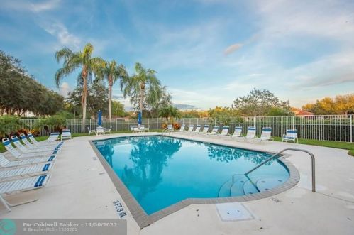9757 Kamena Cir, Boynton Beach FL 33436-3958 exterior