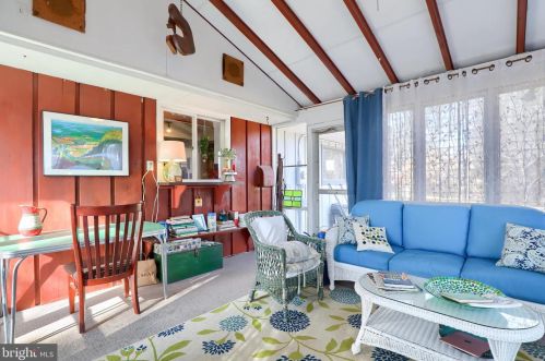 306 Blf Vw Dr, Lancaster PA 17601-4136 exterior