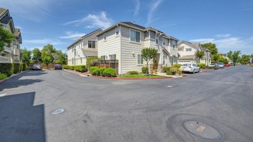 1302 Tapestry Ln, Concord CA 94520-3965 exterior