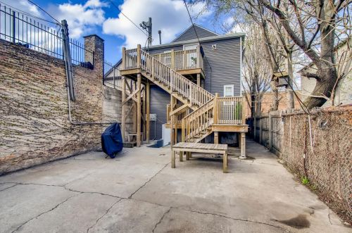 1947 Grand Ave, Chicago IL  60622-6233 exterior