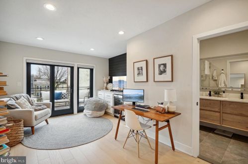 1733 Independence Ave, Washington DC  20003-1637 exterior