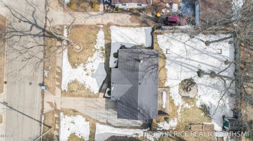 1004 Oakcrest St, Wyoming MI exterior