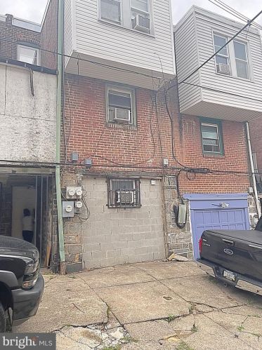 1839 68 St, Philadelphia PA 19142-1322 exterior