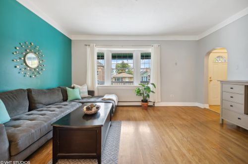 2439 Monitor Ave, Chicago IL 60639-2327 exterior