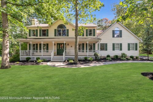 5 Dickens Ct, Jackson Twp NJ  08527-2844 exterior