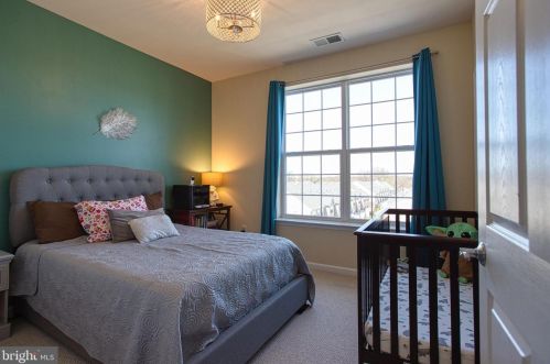 1442 Sierra Dr, Trenton NJ 08619-2071 exterior