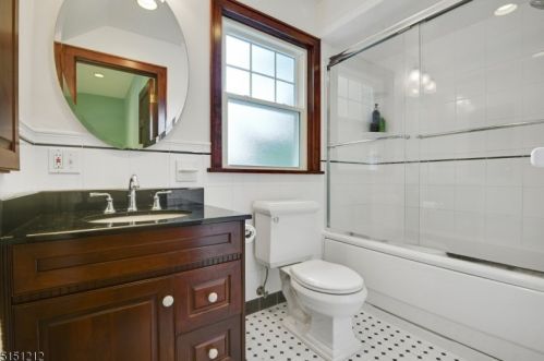 32 Debbie Pl, Berkeley Heights NJ 07922-1705 exterior