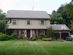 37 Oakland Ave, Newton, MA 02466-1704