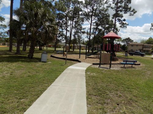 1198 Empire St, Fort Pierce FL 34983-2468 exterior