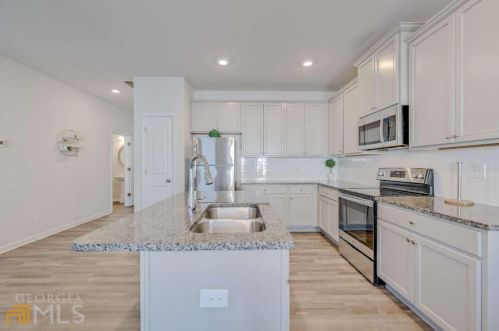 4933 Lower Elm St, Atlanta GA 30349-1677 exterior