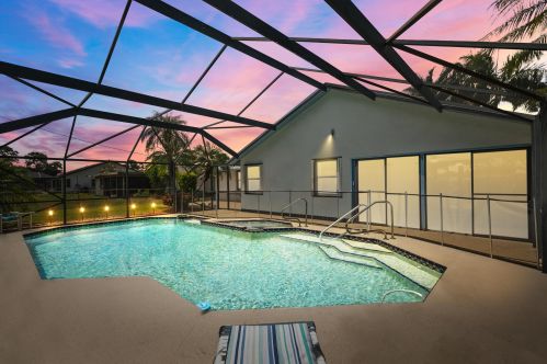 1271 Ladner St, Fort Pierce, FL 34983-2572