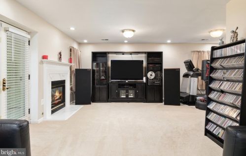 6378 Alderman Dr, Alexandria VA 22315-3731 exterior