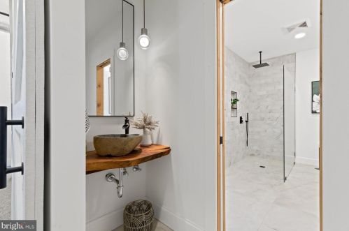 220 Prince St, Lancaster PA 17603-5878 exterior