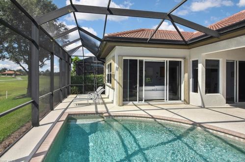 6044 Dogleg Dr, Naples FL 34113-1688 exterior