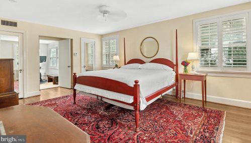 5103 Duvall Dr, Bethesda MD 20816-1871 exterior