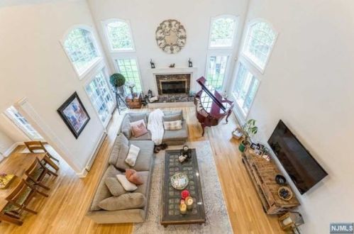 9 Blackledge Ct, Closter NJ  07624-3231 exterior