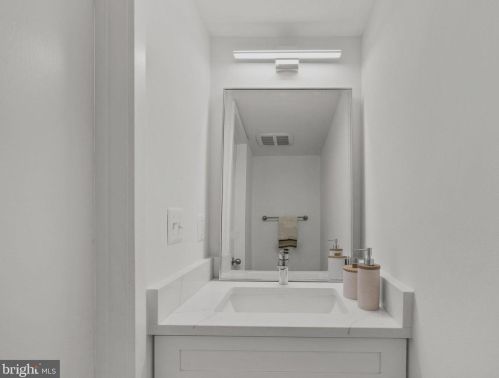 4341 Embassy Park Dr, Washington DC 20016-3607 exterior