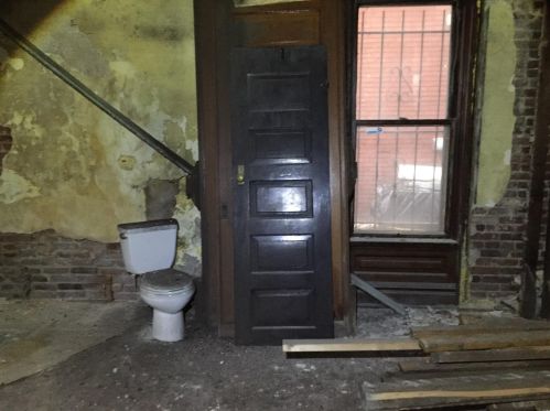 5070 Washington Pl, Saint Louis MO 63108-1116 exterior