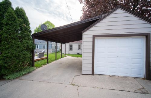 2846 75th St, Milwaukee WI 53219-2807 exterior