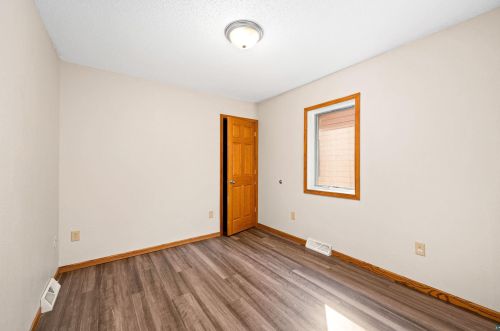 319 84 Ave, Duluth MN 55807-1750 exterior