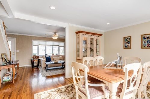 4 Lynhaven Pl, Commack NY 11725-3107 exterior