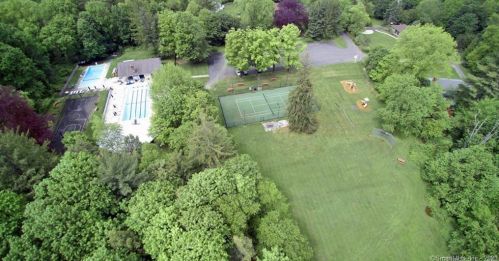 109 Holmes Rd, Ridgefield CT 06877-4304 exterior