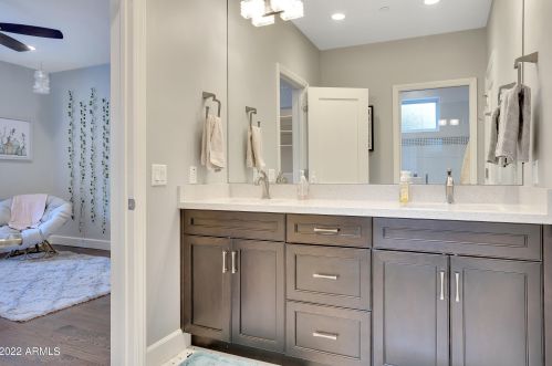 5828 3rd Ave, Phoenix AZ 85086-7201 exterior