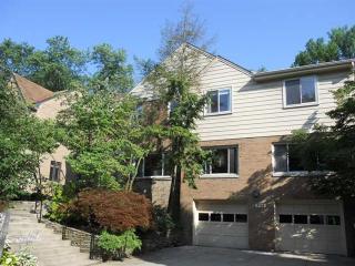 5145 Beeler St, Pittsburgh, PA 15217-1001